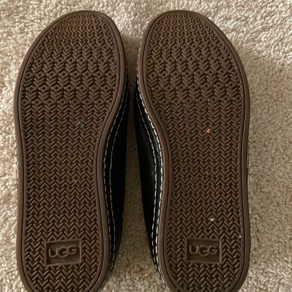 UGG Australia Men’s US 9 Brown Leather Sneakers Casual Shoes.